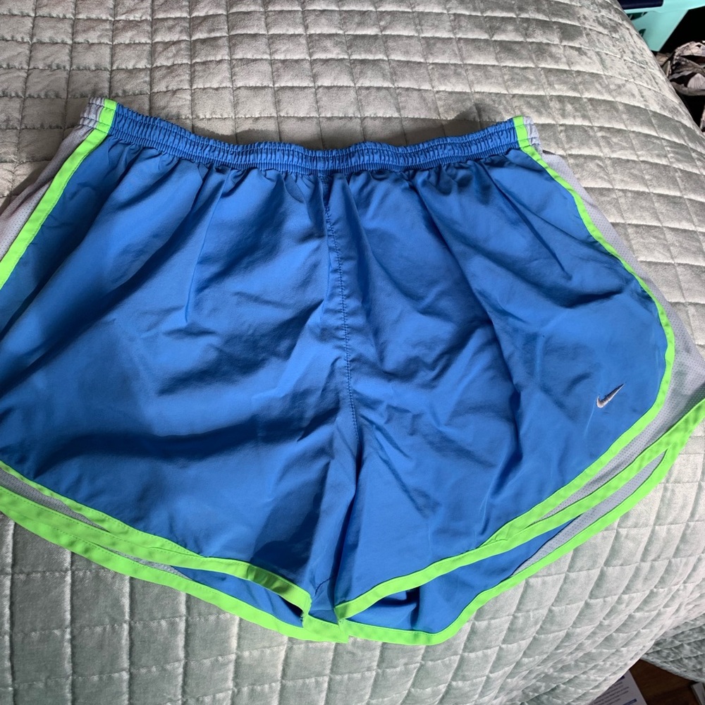 Women’s XL Nike Tempo Shorts